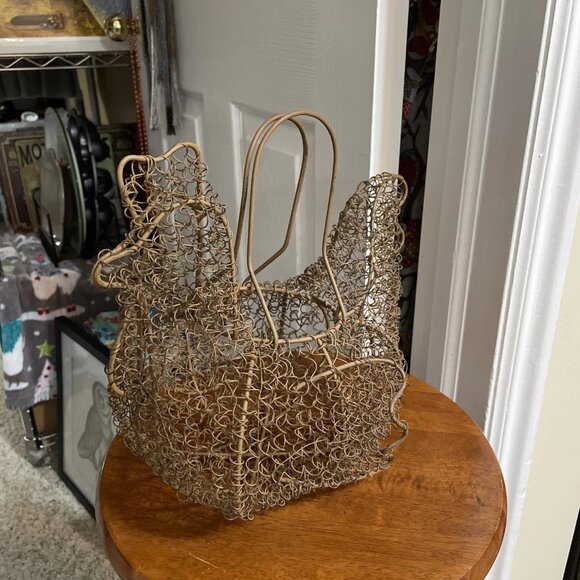 Curly Wire Chicken Egg Basket With Handles - Picture 2 of 6
